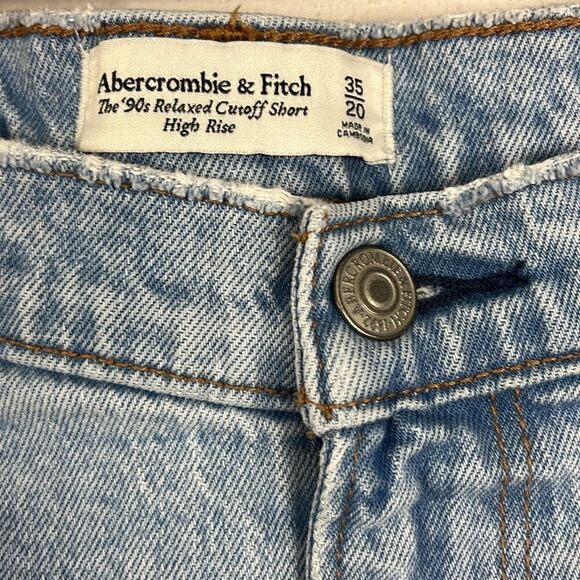 Abercrombie & Fitch women’s the 90s high rise relaxed cutoff short - Picture 2 of 4